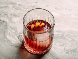 Red Light Negroni – En Negroni med genever – Cocktailia.se